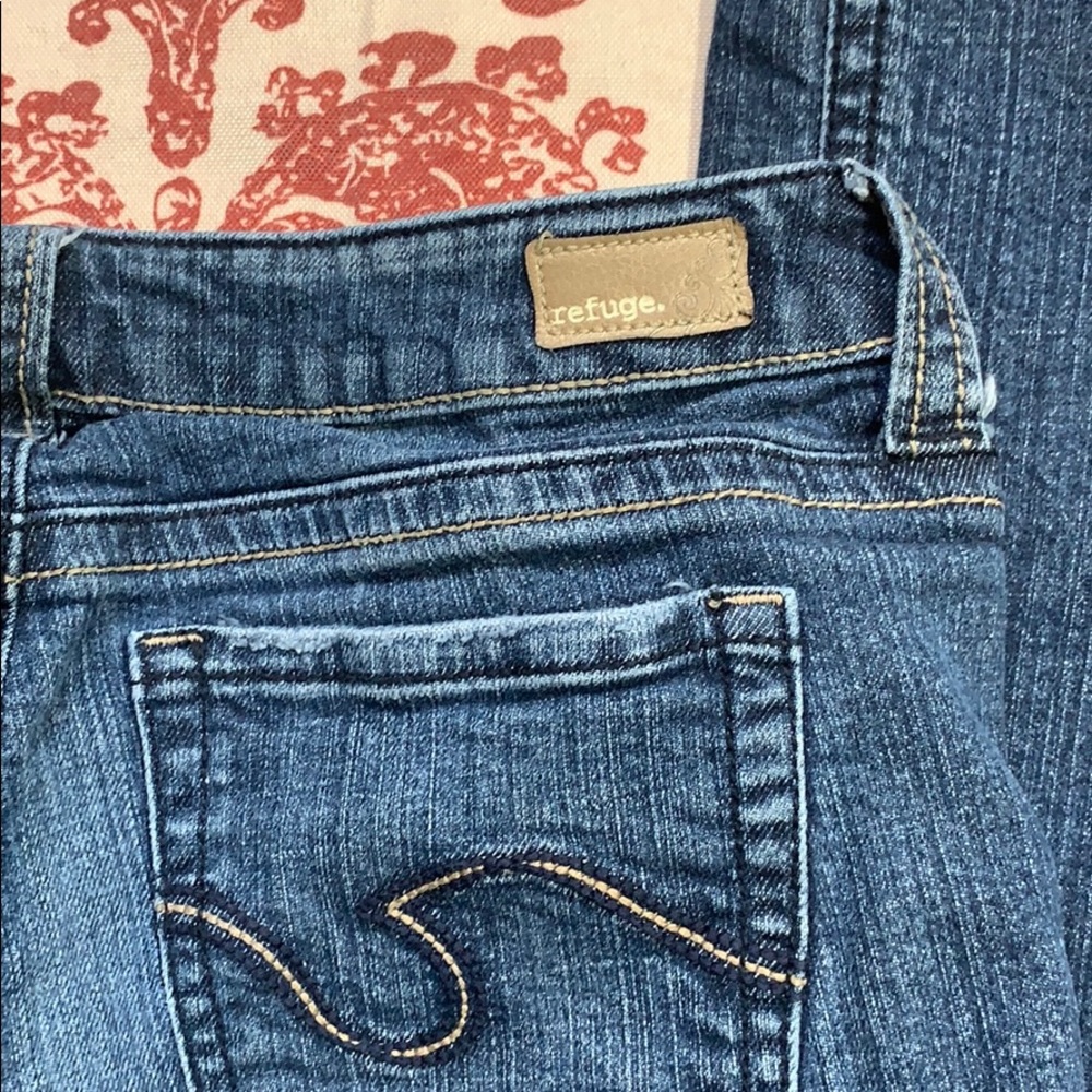 Refuge. Jeans - Picture 5 of 6